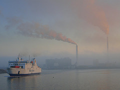 Nå er det enstemmig vedtatt at Oljefondet trekker seg ut av kull. Bildet er fra et kullkraftverk i Danmark. Foto: Atle Grimsby/flickr.com